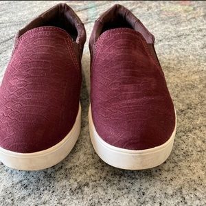 Maroon Dr.Scholls Slip on’s